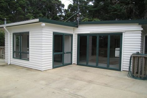 Photo of property in 223 Woodlands Park Road, Titirangi, Auckland, 0604