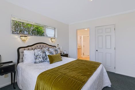Photo of property in 6 Edna Wills Place, Hawera, 4610