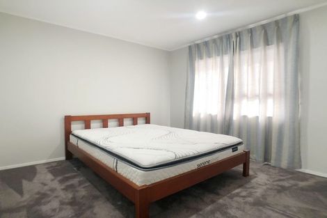 Photo of property in 2/3 Sevilla Place, Unsworth Heights, Auckland, 0632