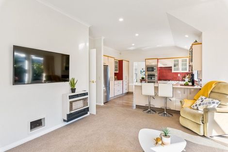 Photo of property in 3 Takahe Drive, Paraparaumu Beach, Paraparaumu, 5032