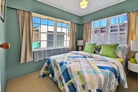 Photo of property in 22 Sunnypark Avenue, Rosehill, Papakura, 2113