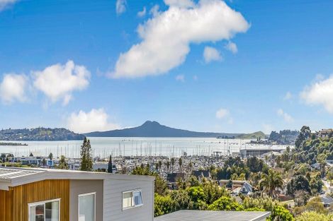 Photo of property in 2/21 Sunderlands Road, Half Moon Bay, Auckland, 2012