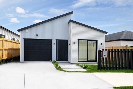 Photo of property in 40 Whakairo Crescent, Gulf Harbour, Whangaparaoa, 0930