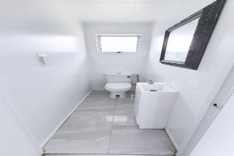 Photo of property in 37 Larissa Avenue, Henderson, Auckland, 0610