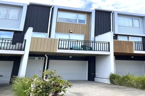 Photo of property in 6 Folkes Lane, New Lynn, Auckland, 0600
