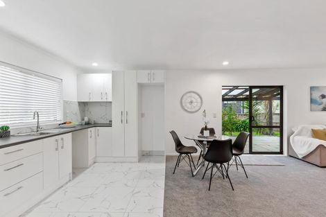 Photo of property in 32 Marinich Drive South, Ranui, Auckland, 0612