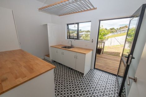 Photo of property in 5 Frangipani Street, Cable Bay, 0420