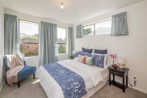 Photo of property in 10 Graham Grove, Waikanae, 5036