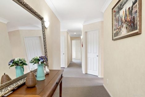 Photo of property in 19 Walter Haddrell Crescent, Flat Bush, Auckland, 2016