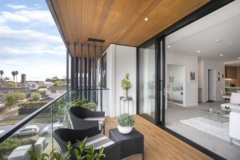 Photo of property in 308/8a Lake Pupuke Drive, Takapuna, Auckland, 0622