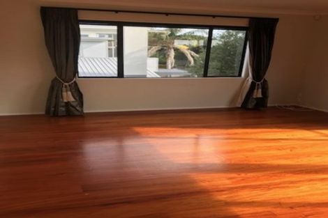 Photo of property in 5 Hobie Court, West Harbour, Auckland, 0618