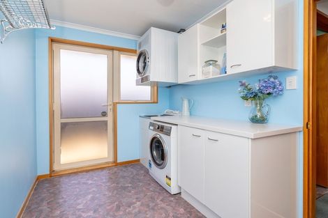 Photo of property in 2 Sunninghurst Drive, Fairfield, Dunedin, 9018