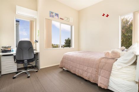 Photo of property in 6/6 Islington Avenue, New Lynn, Auckland, 0600