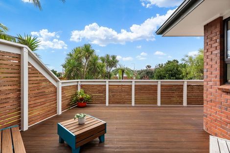 Photo of property in 2/6 Annette Avenue, Te Atatu South, Auckland, 0610