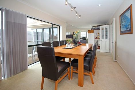 Photo of property in 19 Manara Place, The Gardens, Auckland, 2105