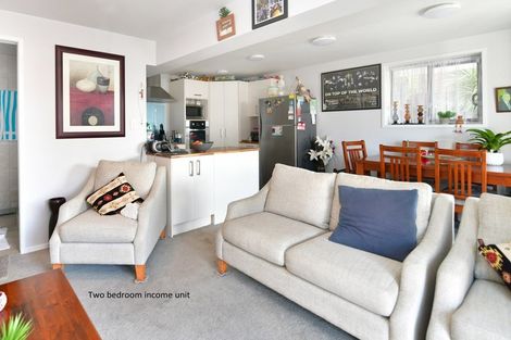 Photo of property in 2/6 Duncansby Road, Stanmore Bay, Whangaparaoa, 0932