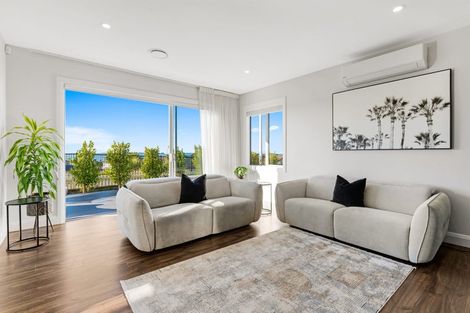 Photo of property in 33 Te Oneroa Way, Long Bay, Auckland, 0630