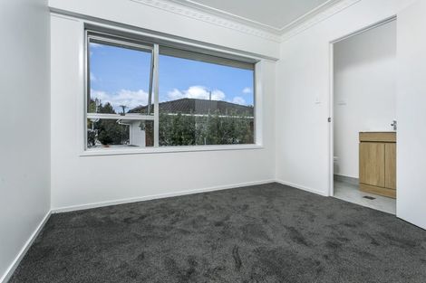 Photo of property in 1/169 Forrest Hill Road, Forrest Hill, Auckland, 0620
