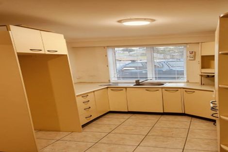 Photo of property in 40 Ruskin Road, Newlands, Wellington, 6037