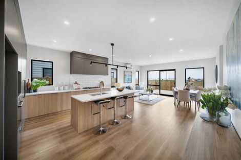 Photo of property in 12 Korowhiti Road, Clarks Beach, 2122