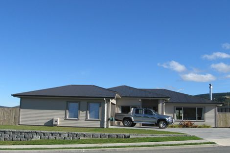 Photo of property in 110 Kirton Drive, Riverstone Terraces, Upper Hutt, 5018