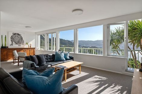 Photo of property in 37 The Crescent, Roseneath, Wellington, 6011