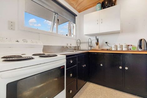 Photo of property in 16 Kingswood Road, Brookfield, Tauranga, 3110