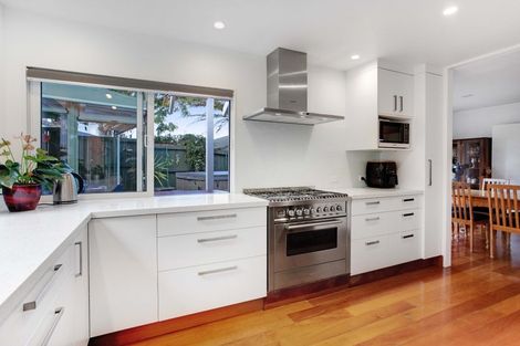 Photo of property in 23 Pinewood Grove, Botany Downs, Auckland, 2010