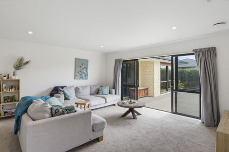 Photo of property in 1 William Noel Place, Waikanae Beach, Waikanae, 5036