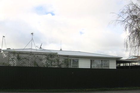 Photo of property in 1 Chatsworth Place, Highbury, Palmerston North, 4412