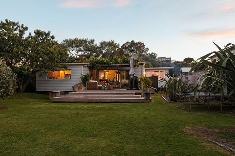 Photo of property in 39 Tiromoana Road, Raumati South, Paraparaumu, 5032