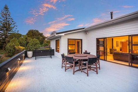 Photo of property in 40 Makora Road, Otaihanga, Paraparaumu, 5036