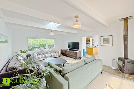 Photo of property in 2/10 Rodney Road, Northcote Point, Auckland, 0627
