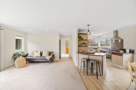 Photo of property in 43 Memorial Avenue, Ilam, Christchurch, 8053