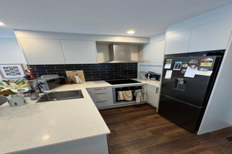 Photo of property in 30 Wharara Lane, Massey, Auckland, 0614