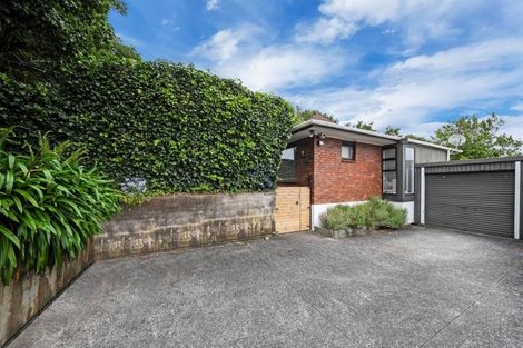 Photo of property in 2/3 Diosma Place, Botany Downs, Auckland, 2010
