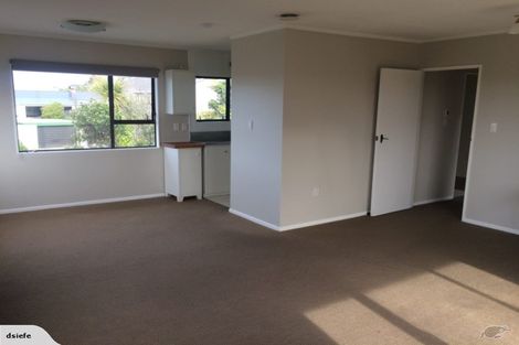 Photo of property in 18 Rice Crescent, Newlands, Wellington, 6037
