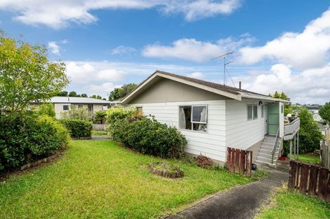 Photo of property in 13 Celeste Place, Totara Vale, Auckland, 0627