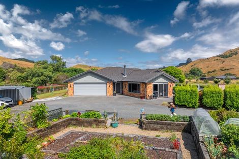 Photo of property in 21 Parker Road, Huntly, 3771