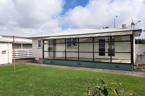 Photo of property in 15 Brett Place, Takaro, Palmerston North, 4412