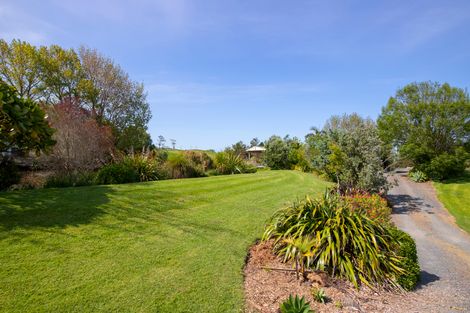 Photo of property in 11 Pah Hill Road, Wharehine, Wellsford, 0973