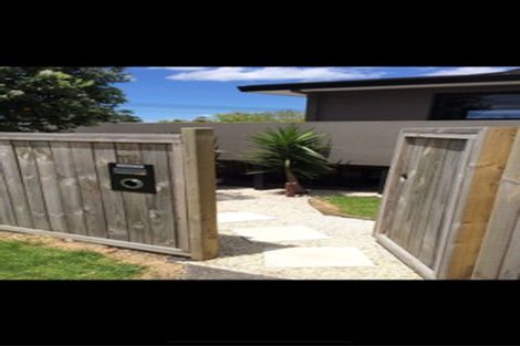 Photo of property in 1/9-11 Masterton Road, Rothesay Bay, Auckland, 0630