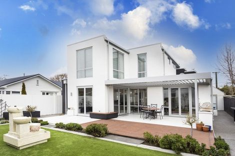 Photo of property in 11 Roa Road, Fendalton, Christchurch, 8041