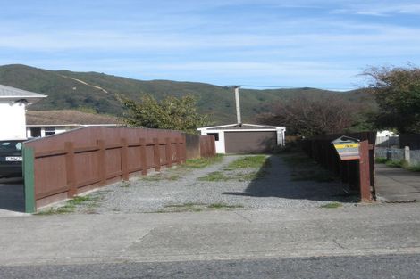 Photo of property in 4 Harris Street, Naenae, Lower Hutt, 5011