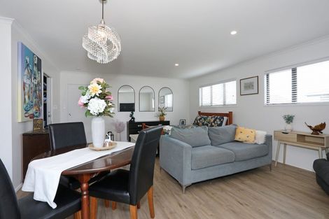 Photo of property in 13 George Street, Bulls, 4818