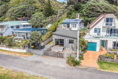 Photo of property in 27 Ocean Parade, Pukerua Bay, 5026