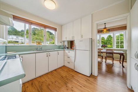 Photo of property in 4 Birch Grove, Pinehaven, Upper Hutt, 5019