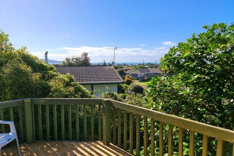 Photo of property in 8 Trig Hill Terrace, Waikanae Beach, Waikanae, 5036