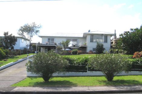Photo of property in 17 Abbotleigh Avenue, Te Atatu Peninsula, Auckland, 0610
