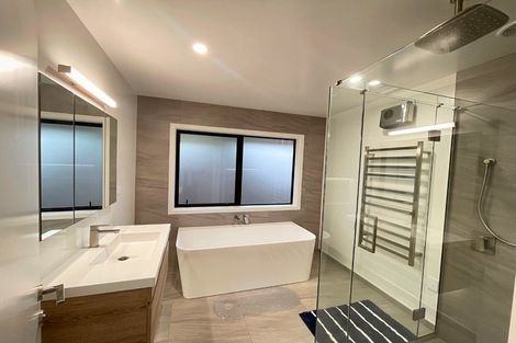 Photo of property in 242 Memorial Avenue, Burnside, Christchurch, 8053